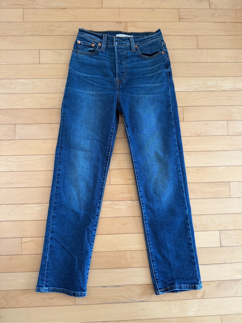 Levi’s Wedgie Straight Jeans Size 26 Dark Wash High Rise Button Fly